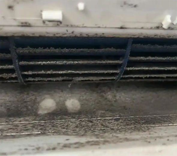鲅鱼圈空调吹的风有股烧焦味是怎么回事